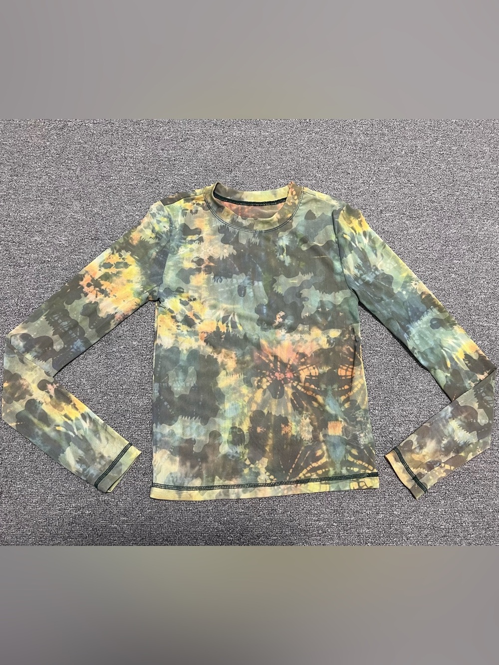 Women’s Tie-Dye Long Sleeve Top